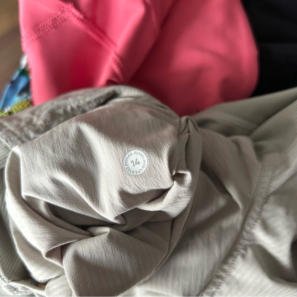 Lululemon 2022 Dance Studio Mid-Rise Crop 25" Raw Linen 14 - Picture 9 of 13